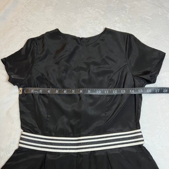 Women's Crewneck Romper Size XS Athleisure Minimalist Sporty Casual Summer - Picture 6 of 10